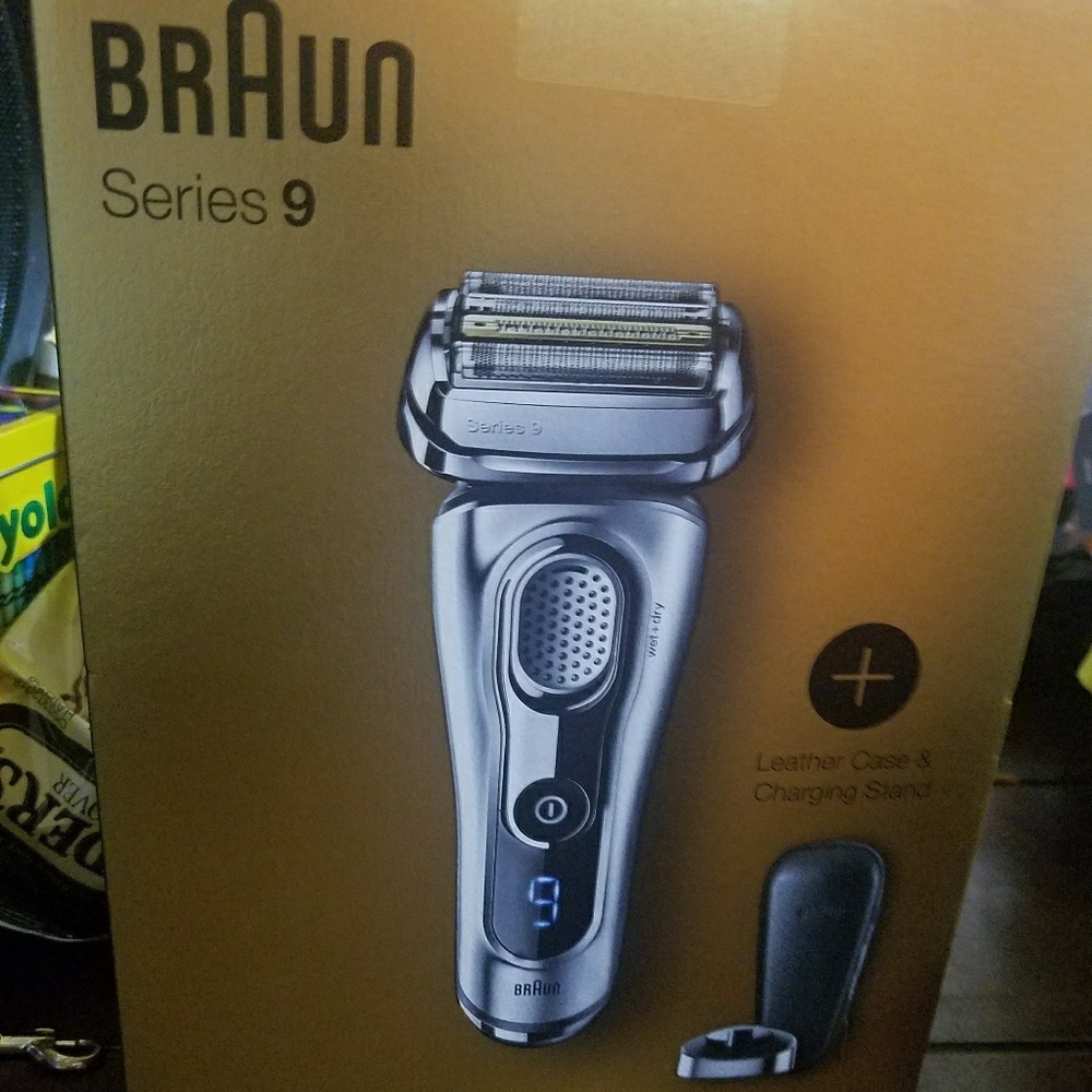 BRAUN SERIES 9 LEATHER CASE & STAND CHARGER